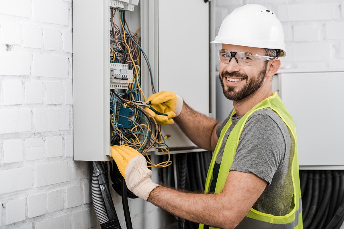 What Makes a Good Electrical Contractor
